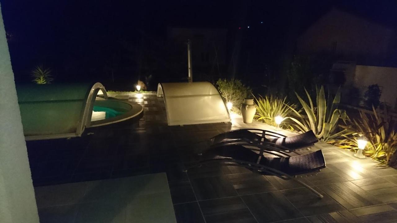 La Maisonnette Du Jardin Нарбон Екстериор снимка